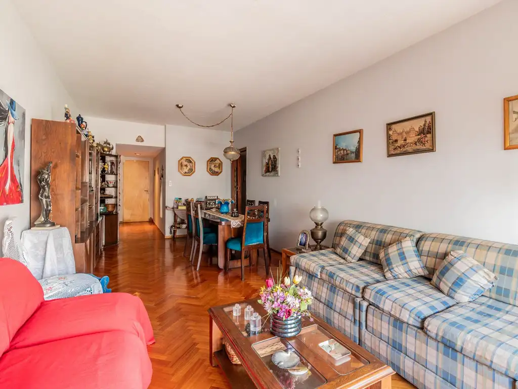 VENTA BELGRANO DEPARTAMENTO CUATRO 4 AMBIENTES   COCHERA APTO CREDITO VISTA ABIERTA FRENTE LUMINOSO DOS BAÑOS SEGURIDAD EXCELENTE UBICACION MUY BUEN ESTADO BALCON CORRIDO DOBLE ENTRADA