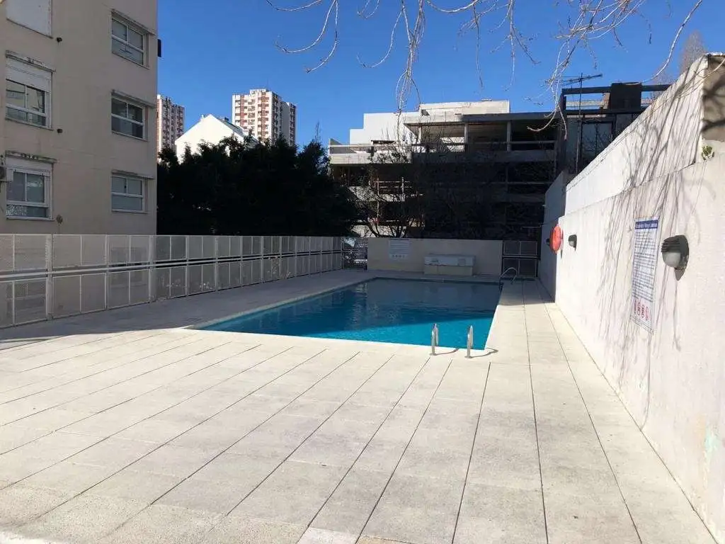 1 AMBIENTE EN COMPLEJO CERRADO CON PISCINA SOLARIUM GIMNASIO PARQUE Y PLAZA CON JUEGOS PARA NIÑOS