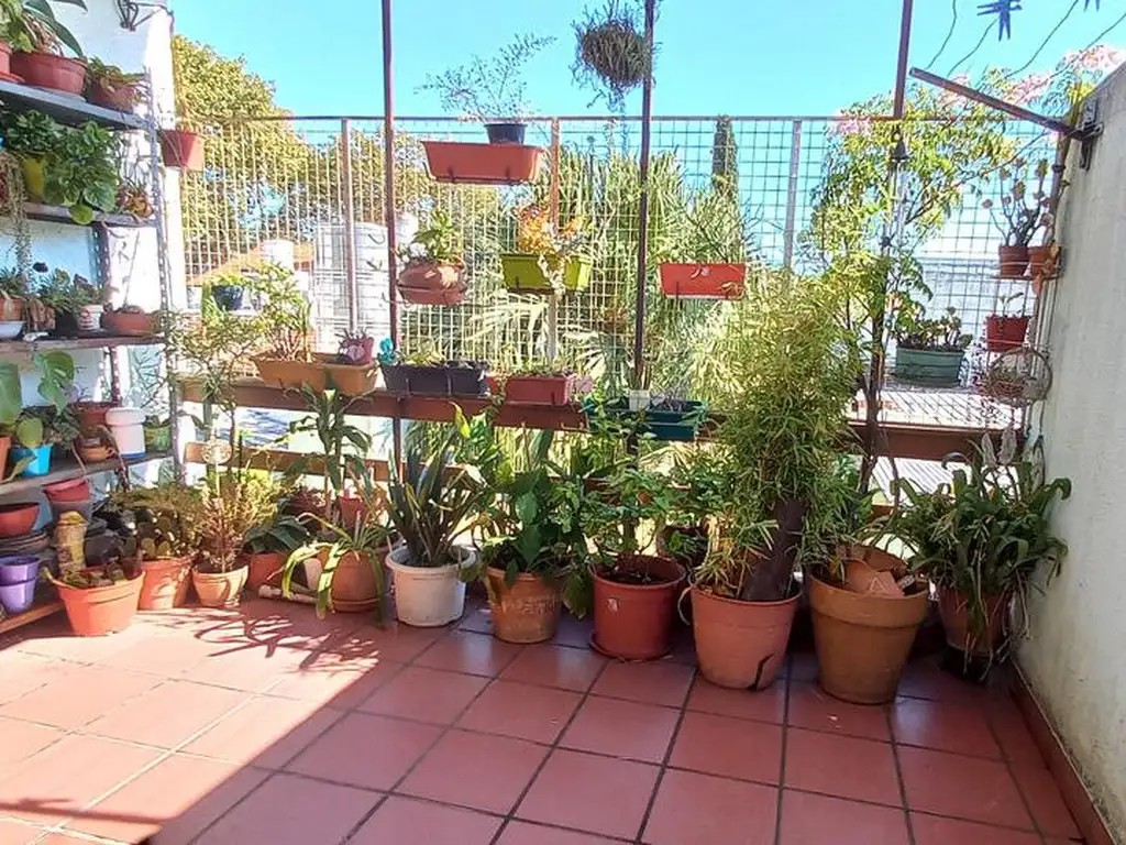 ¡Oportunidad Única! PH de 4 Ambientes con Patio en Venta