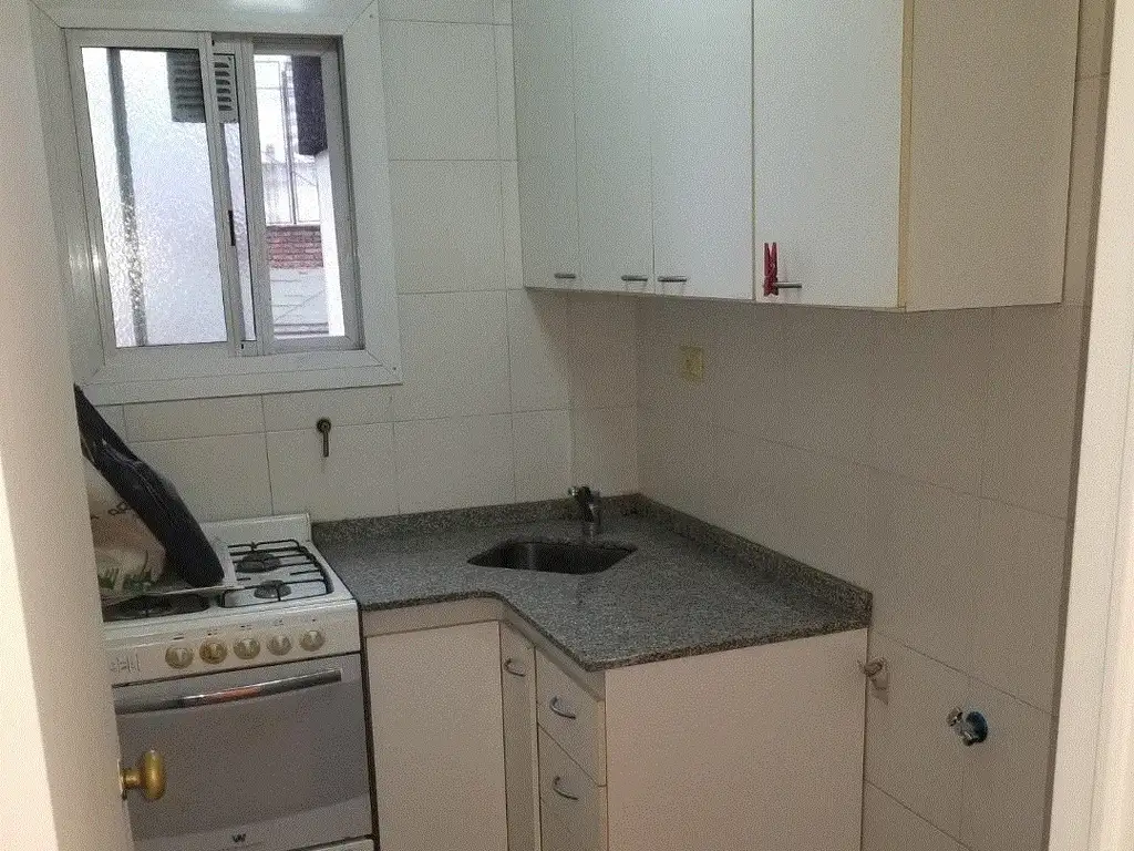 ALQUILER DEPTO. 2 AMB. MUY LUMINOSO 7 PISO LATERAL