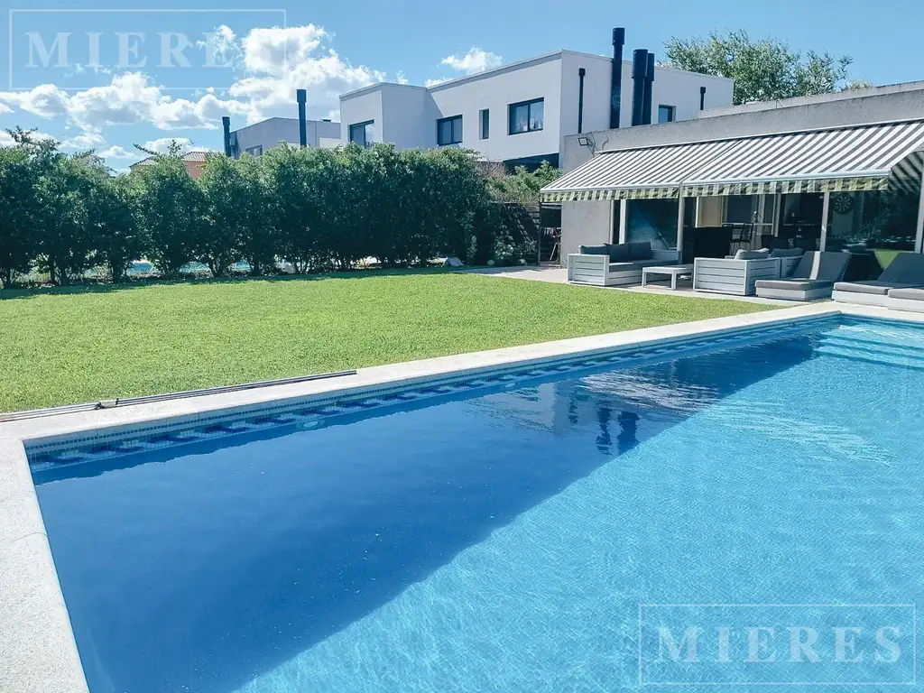 Casa en alquiler anual amoblada en el Barrio La Comarca