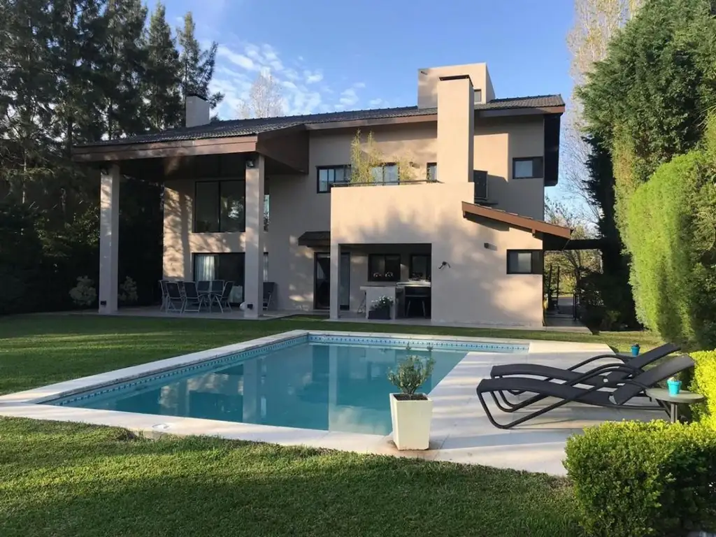 Casa en venta Club de Campo Abril