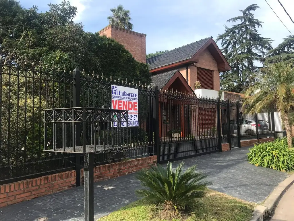 Chalet en dos plantas.