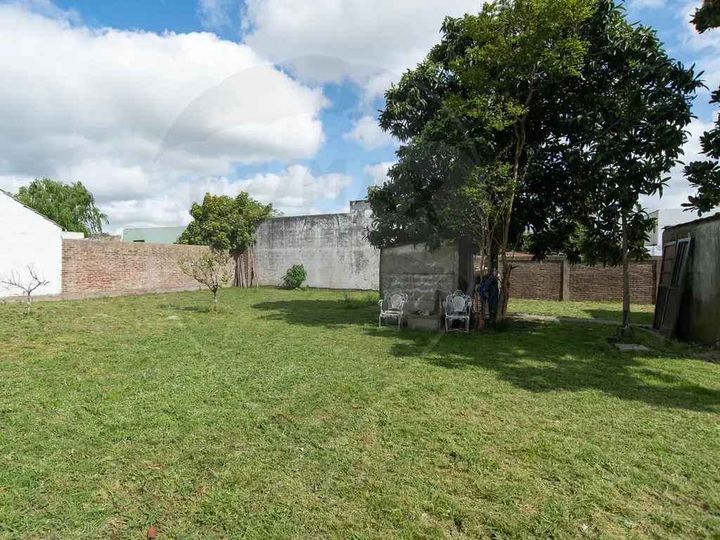 CASA EN VENTA LOS HORNOS SOBRE AMPLIO LOTE