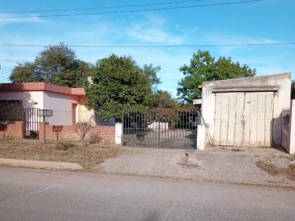 SE VENDE CASA EN CRUZ DEL EJE