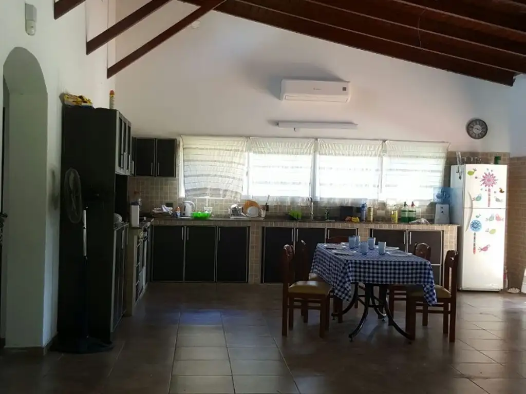 EXCELENTE CASA 3 DORMITORIOS CON PILETA