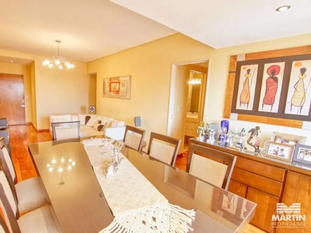 Impecable departamento 4 ambientes con balcón, pileta comunitaria y sum - Olivos