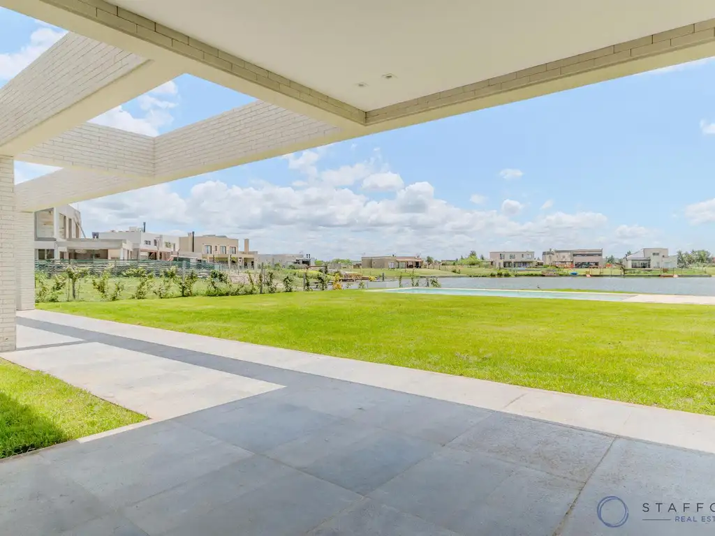 CASA A ESTRENAR AL LAGO EN SAN SEBASTIAN