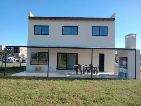 Casa en Puertos del Lago Acacias