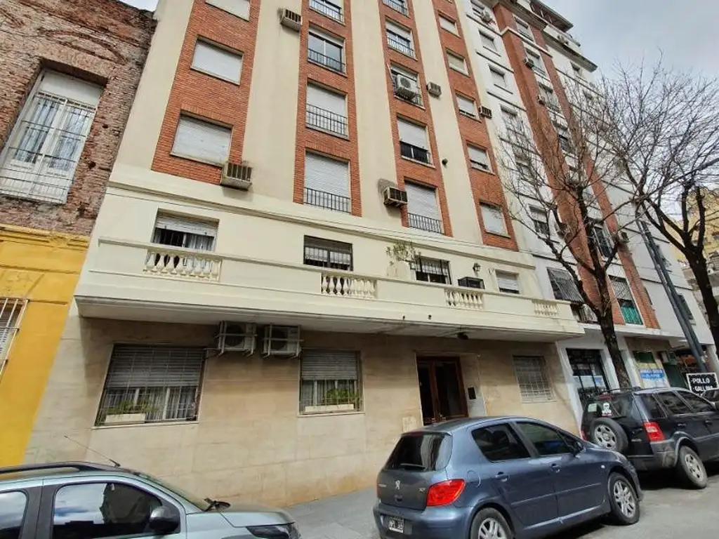 Departamento en venta de 3 ambientes en San Telmo. Frente