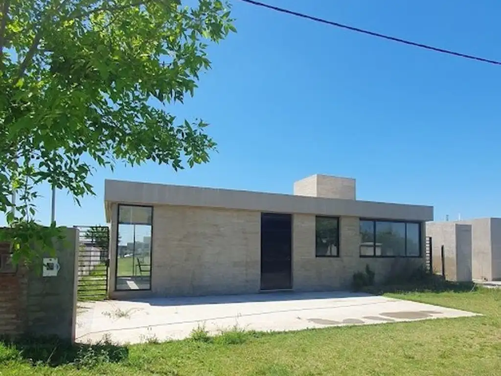 VENTA DE CASA A ESTRENAR EN PUNTA CHACRA ROLDAN