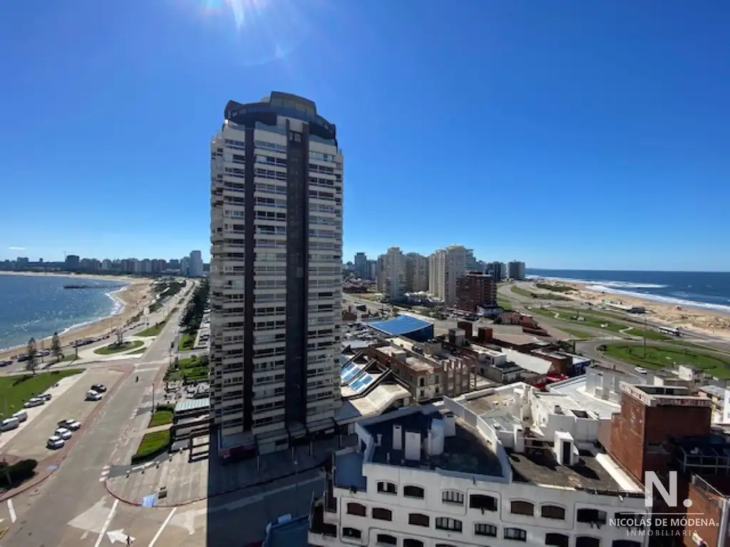 Apartamento en playa mansa a 1 cuadra del mar en Torre Gattas