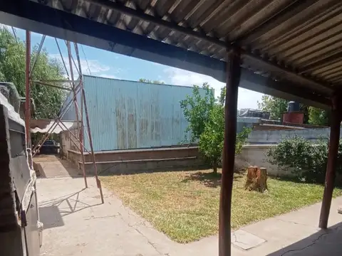 Casa en Ibarlucea interna con cochera y patio