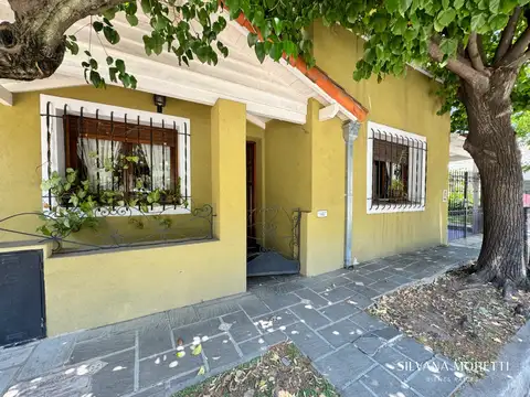 Hermosa Casa en Haedo Fondo y Terraza