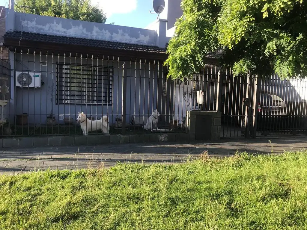 CASA c/QUINCHO, GARAGE Y PARQUE!LOMAS.APTA CRÉDITO