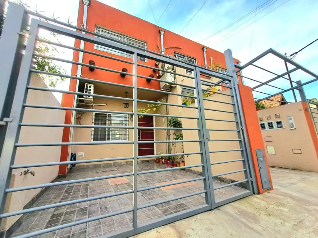 PH 4 ambientes a la venta - Ituzaingó Norte