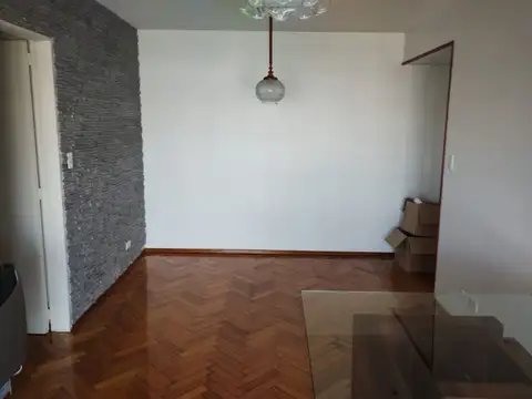 SAENZ PEÑA, VENDE DEPARTAMENTO 3 AMB REFACCIONADO, IMPECABLE