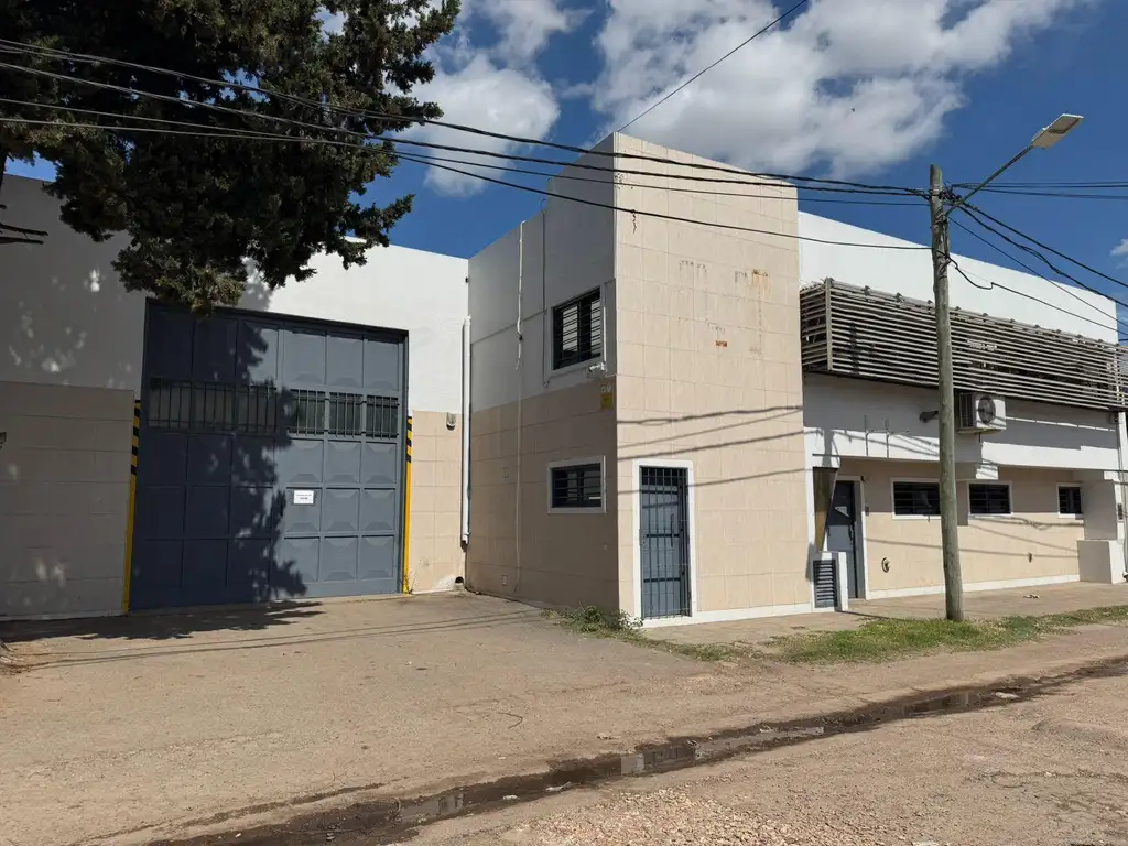 Edificio Comercial en venta - Oficinas - Baños - Cochera - 1.000Mts2 - Ituzaingó