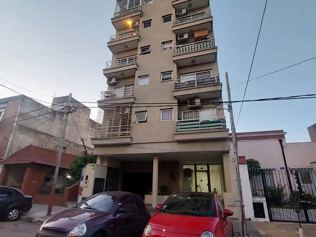 Departamento - Alquiler - Argentina, Lanús - VALPARAISO 800