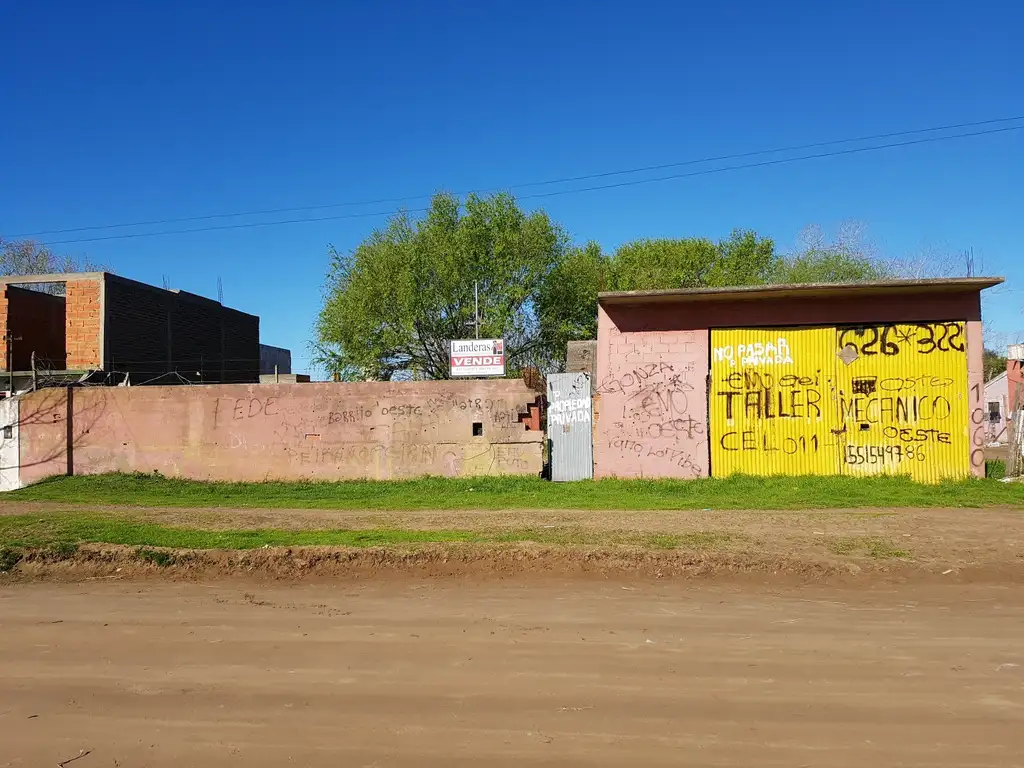 Amplia losa sobre lote de 800 m2 - Sobre Av: Chascomús