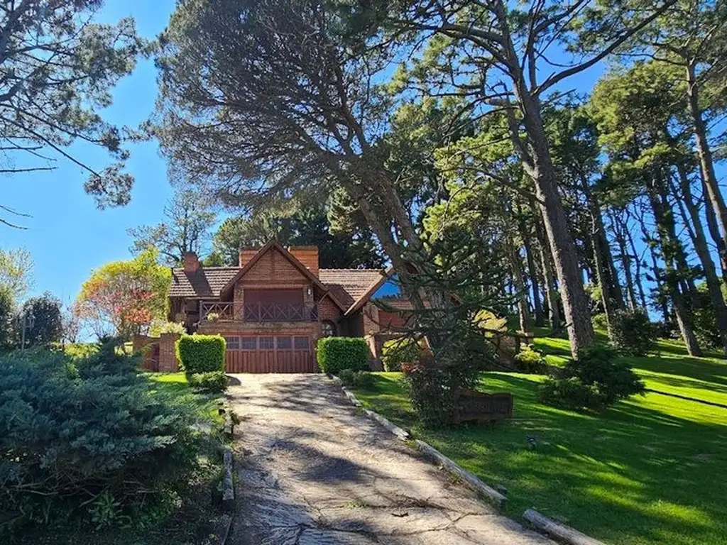 Venta Casa en Pinamar mas dos Lotes