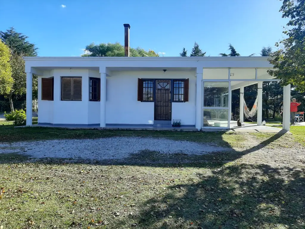 Casa a la venta en Villa Parque Siquiman. (C146)