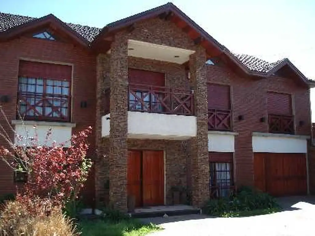 Importante chalet en Barrio Parque Calchaqui. Quilmes oeste.