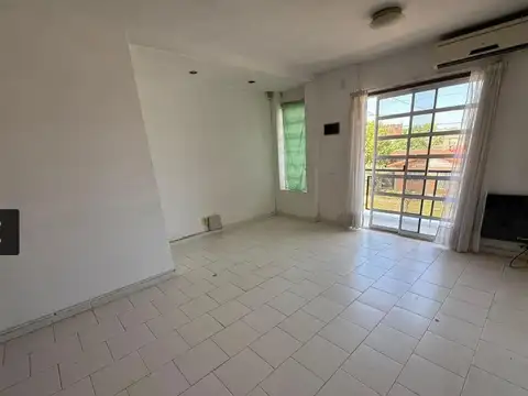 Departamento en venta - 2 Dormitorios 1 Baño - 67Mts2 - Tolosa