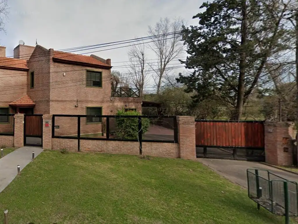 VENTA CASA 3 DORMITORIOS - QUINCHO - PILETA - ROSARIO FISHERTON