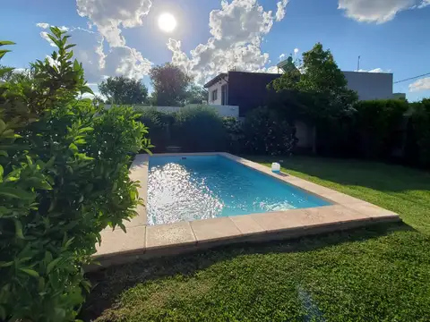 HERMOSA CASA - FINOS DETALLES A PRECIO MUY COMPETITIVO