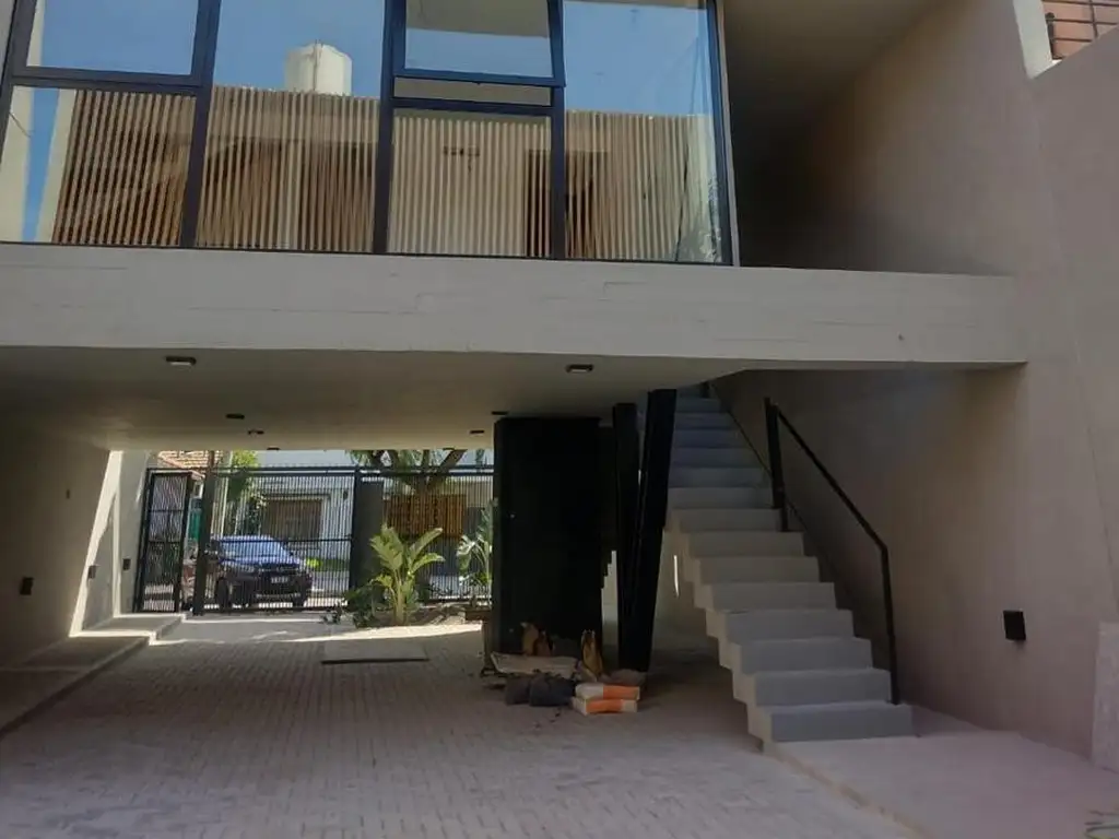 HERMOSO DUPLEX EN VENTA CHACABUCO 370