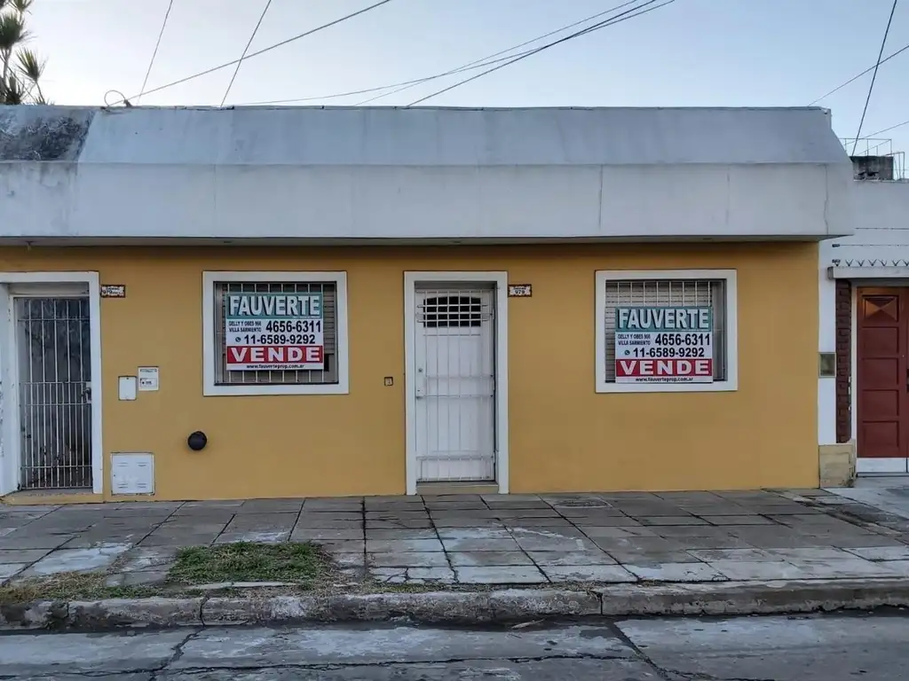 P. H. INDEPENDIENTE TODO EN PLANTA BAJA EN VILLA SARMIENTO.