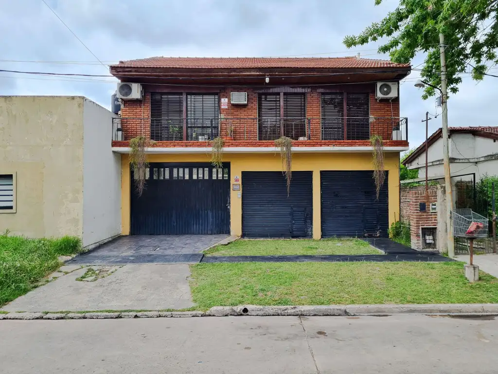 Casa - Venta - Argentina, La Plata - 515 bis e/ 5 y 6 1000