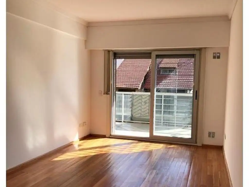 Semipiso 2 amb, 55 mts total, c/ balcón corrido, doble orientación al fte y cfte, Villa urquiza