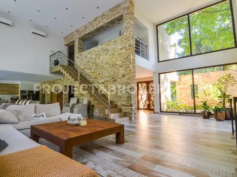 Casa en Venta con cochera