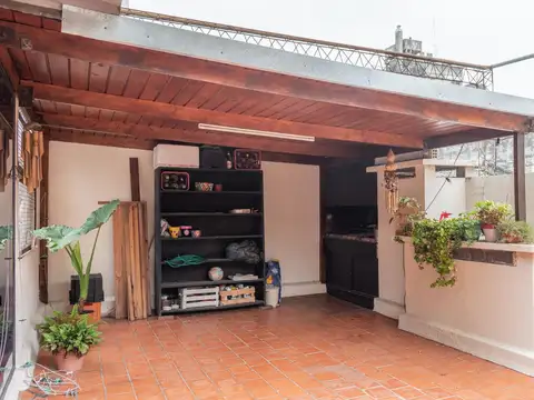 VENTA - CASA DE PASILLO CON COCHERA BARRIO MARTIN