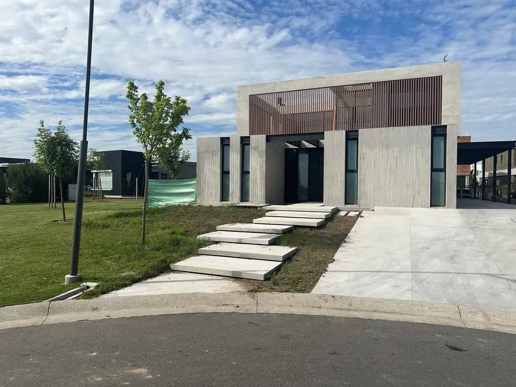 Casa  en Alquiler en Carpinchos, Nordelta, Tigre