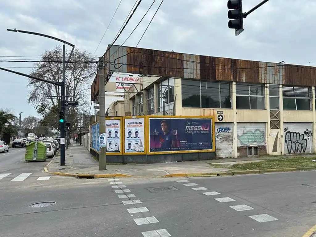 venta imponente esquina corredor comercial