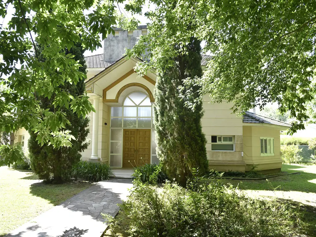 Casa Venta 6 ambientes 20 años, 2 cocheras, 358m2, Grand Bell 467 Y 146