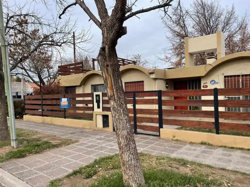 CASA EN VENTA EN CIPOLLETTI