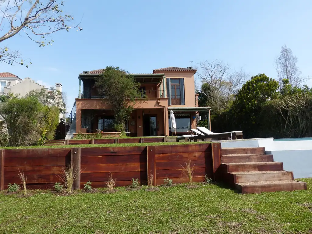 Casa Triplex  en Alq. Temporario en Santa Barbara, Tigre, G.B.A. Zona Norte