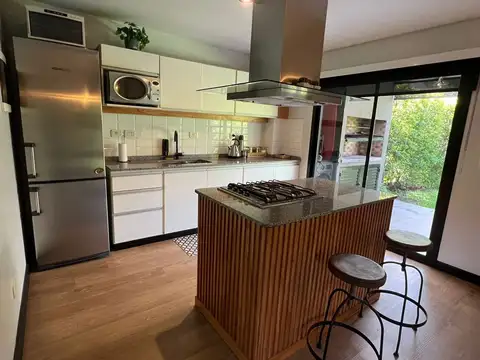 CASA EN VENTA EN BARRIO PRIVADO 5 AMBIENTES