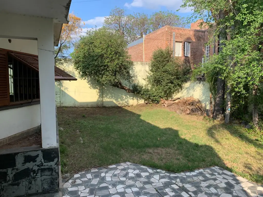 SE VENDE CASA EN VILLA BELGRANO 4 DORM SOBRE CALLE LAPLACE