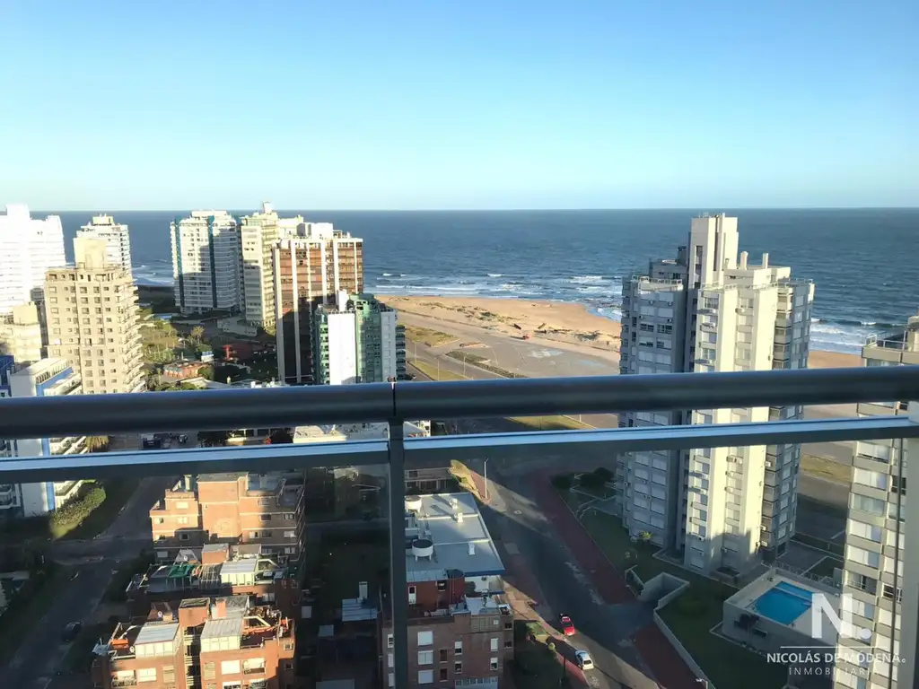 Departamento, de 2 suites, a la venta en Punta del Este