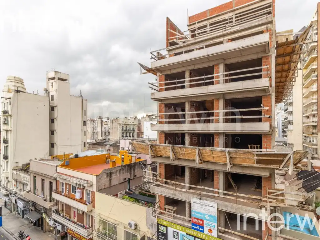 Edificio Comercial de 3 plantas. Excelente ubicación  - Balvanera