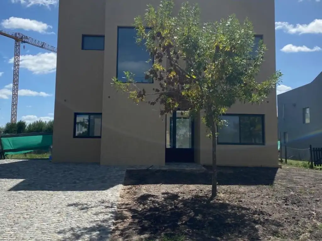 Casa a la venta en Araucarias Puertos del lago Escobar