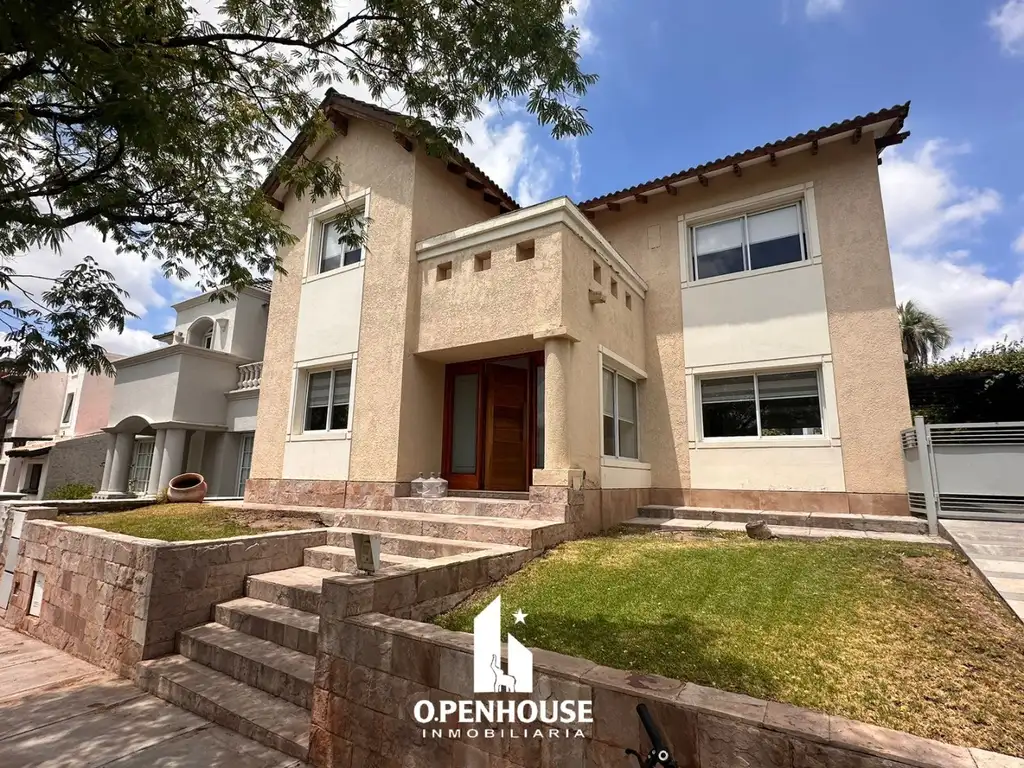 Openhouse Vende Una Hermosa Casa en El Exclusivo Barrio Dalvian.