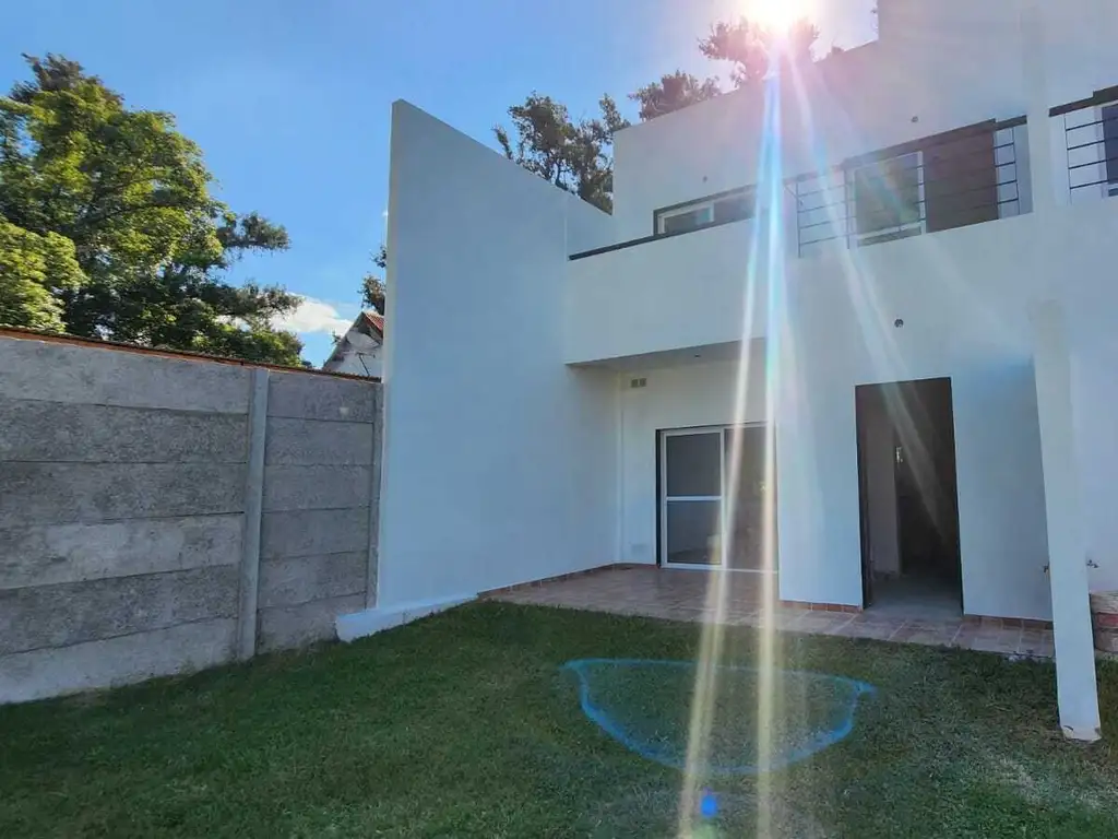 Casa Dúplex  en Venta en Parque Leloir, Ituzaingó, G.B.A. Zona Oeste