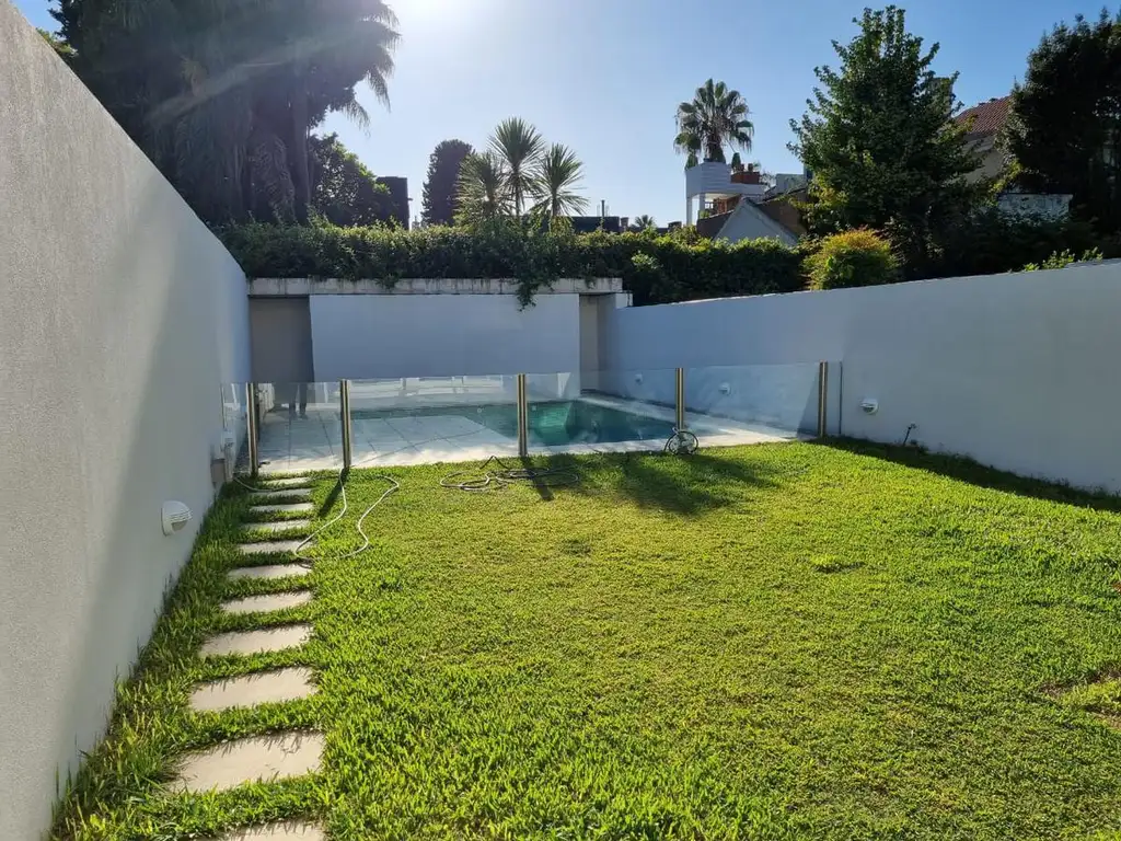 VENTA - CASA LOTE PROPIO - JARDÍN/PILETA - CON RENTA - BELGRANO R