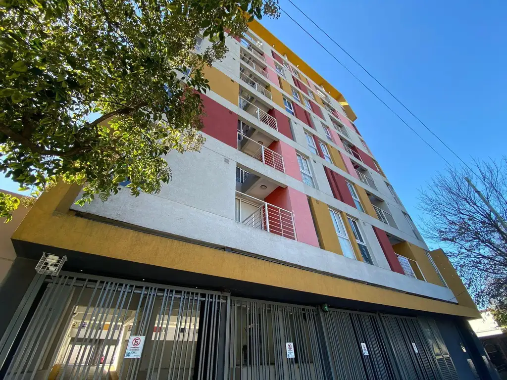 Departamento con cochera en venta en Escobar